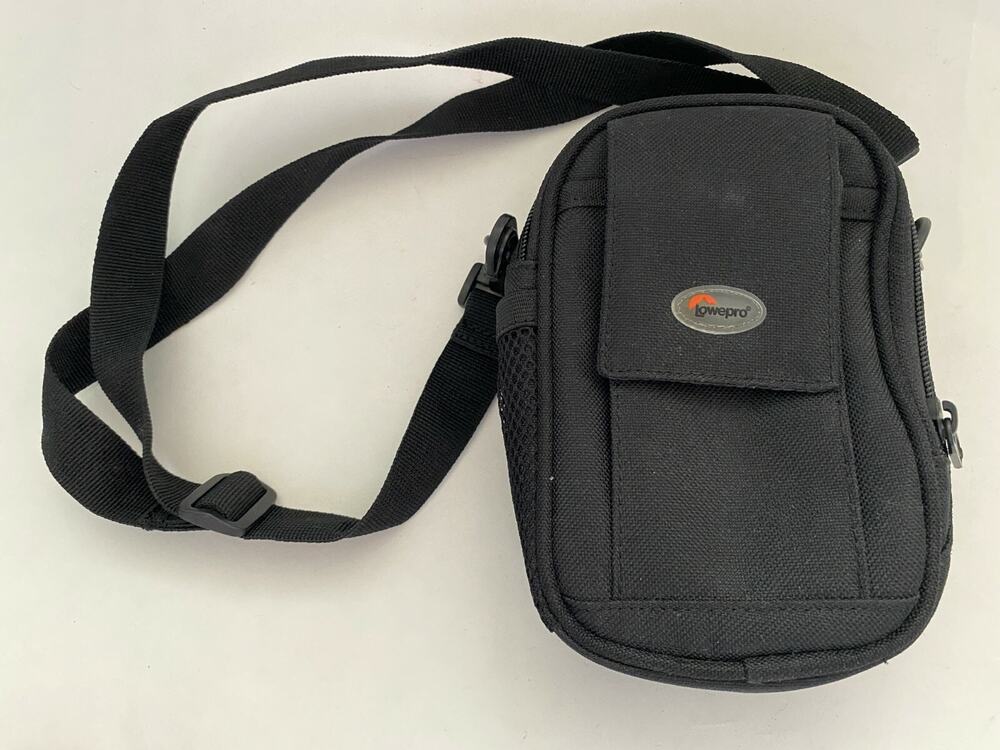 Lowepro Z30 Adjustable Strap Black Zip Up Cross Body Camera Case Lens Pouch Bag